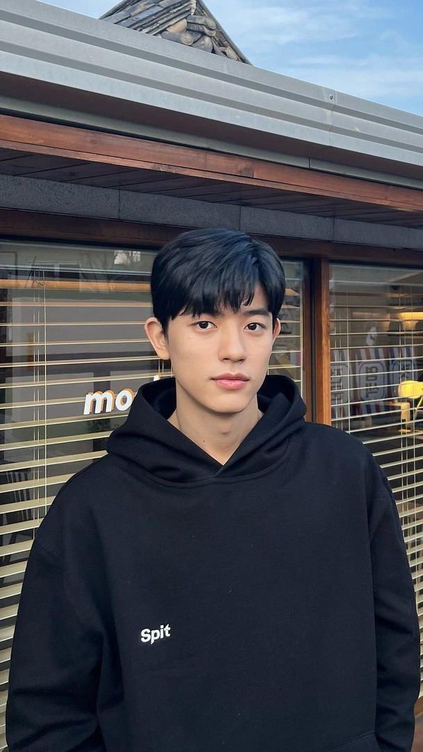 arayeonie's tweet photo. Park Solomon was spotted liking a post featuring Ruka on Instagram.

#RUKA #BABYMONSTER https://t.co/sNsm0zTOTE