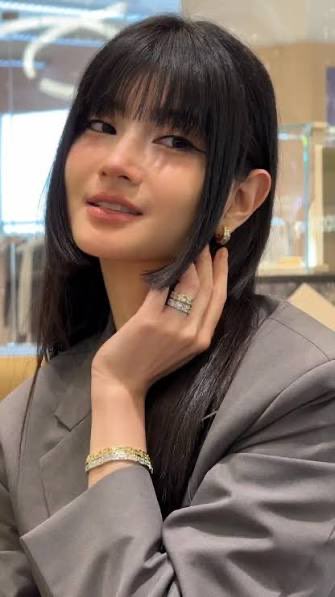 IconicRankings's tweet photo. 🏆 The Most Shining Star of Thailand🏆
FINAL RANKINGS (via Starlight Awards)

1. Phuwin Tangsakyuen – 230,097 votes
2. Pond Naravit – 198,517
3. Save Worapong – 166,839
4. Mable Siriwalee – 162,491
5. Becky Armstrong – 154,979
6. Freen Sarocha – 151,982
7. Auau Thanaphum – 146,428
8. Mark Jiruntanin – 145,954
9. Pangjie Paphavarin – 140,640
10. Junior Panachai – 135,307
11. Noey Kanteera – 124,243
12. Janhae Ployshompoo – 123,397
13. Dunk Natachai – 117,269
14. JingJing Prariyapit – 114,304
15. Namneung Milin – 113,051
16. Miu Natsha – 111,607
17. Boun Noppanut – 106,823
18. William Jakrapatr – 101,009
19. Prem Warut – 94,501
20. Pavel Naret – 92,241