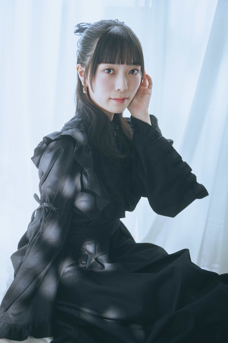 WeeklyFamitsu's tweet photo. 本も、文房具も、その先も。多彩な「好き」を持つ探究家
 
週刊ファミ通10/1発売号のMONTHLYハロ通にロージークロニク���の小野田華凜さんが登場！ 新曲「だって大凶じゃん☆/なじられたって泣けない 愛されたって泣けない」は11月4日リリース!! https://t.co/rU6ctF29qf