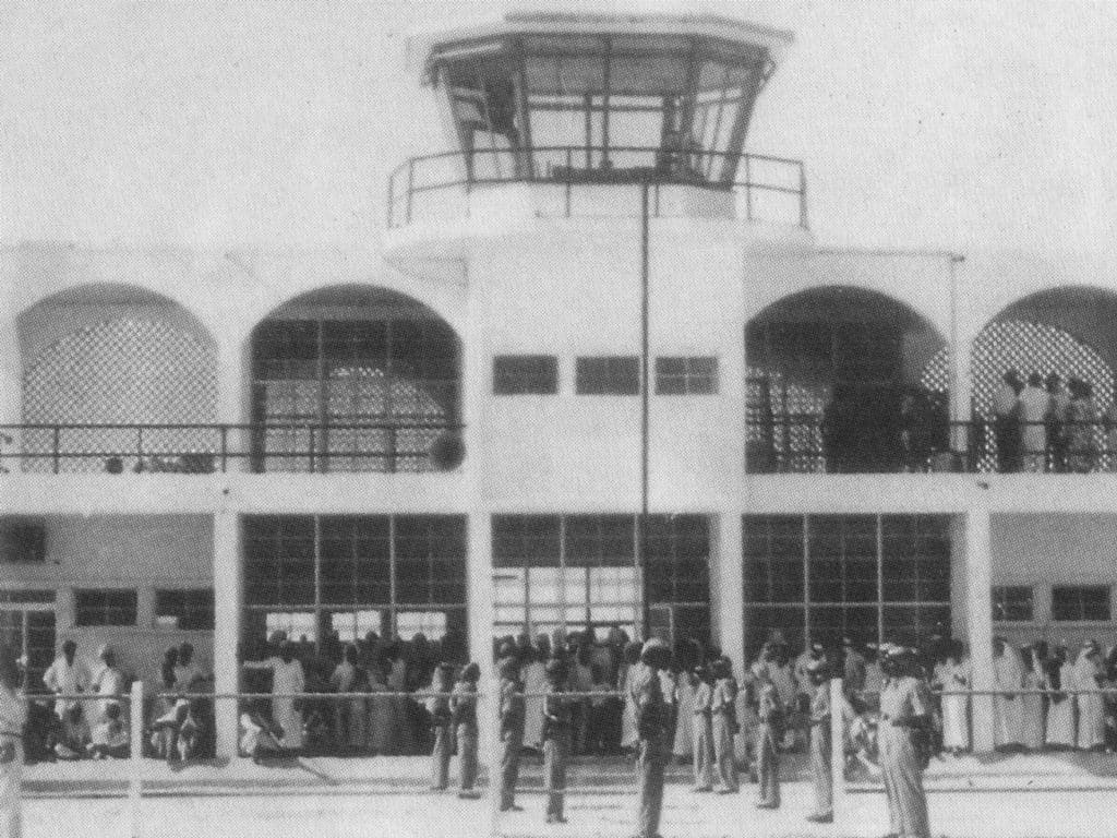 TimeOutDubai's tweet photo. Dubai International Airport opened on this day in 1960. See how it went from just one sandy runway in the desert to the world's busiest international airport
https://t.co/qvIp5z8qFY https://t.co/0DsVKrvMKX