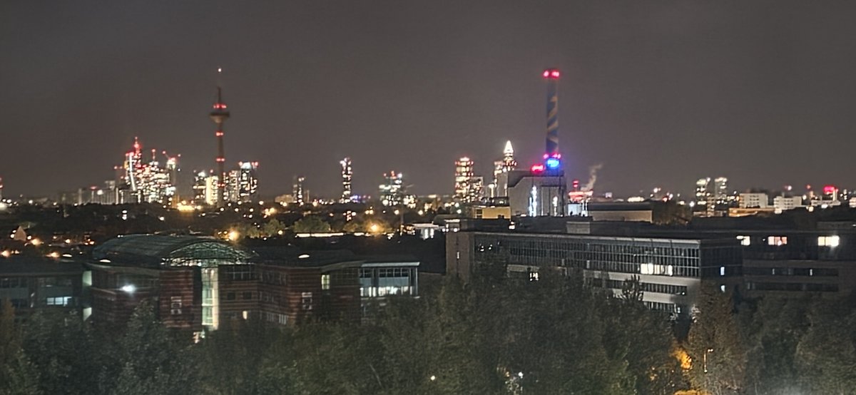 Spaceboy_EP's tweet photo. Eine Skyline irgendwo in Deutschland, wer sie wohl erkennen mag 🤔🤔 https://t.co/TKd6akh0Gr