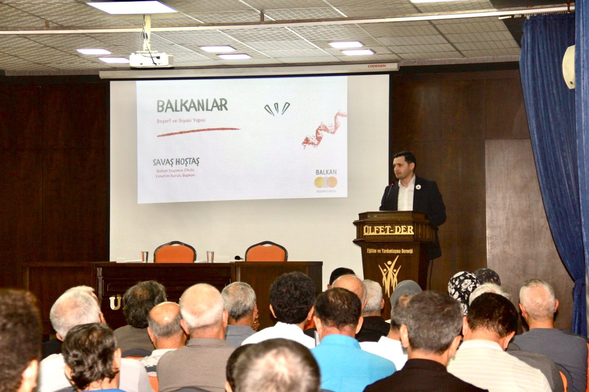 savashostas's tweet photo. Adana Ülfet Eğitim ve Yardımlaşma Derneği’nde Rumeli’nin tarihî, kültürel ve beşerî mirası üzerine bir sunum gerçekleştirdik.

Program kapsamında “Bosna’nın Portresi” adlı kitabımızın tahlilini de birlikte icra ettik. Ardından düzenlenen imza etkinliğinde kıymetli okurlarımızla bir araya gelmenin ve kitabımız üzerine sohbet etmenin memnuniyetini yaşadık.

Nazik ev sahiplikleri ve samimi ilgileri için Adana Ülfet Eğitim ve Yardımlaşma Derneği’ne ve tüm katılımcılara teşekkür ediyoruz.