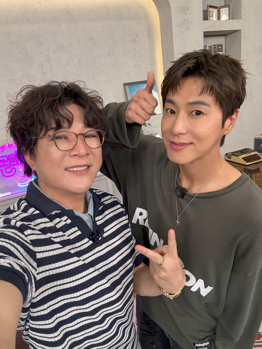 KBSJAPAN's tweet photo. 2週に渡ってユンホ出演回をお届け！
#ポップケー をぜひお楽しみに💗

📡#KBSWorld の視聴方法
JCOM⇒https://t.co/vCTRHZGdkB
ひかりtv で見る⇒https://t.co/yBf5X44BLH
Hulu⇒https://t.co/XKq9itE3dB
PrimeVideo⇒https://t.co/tUhNUGZH9M https://t.co/RHVarO8z73