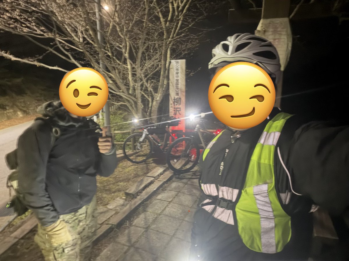 TOMOHISAYAMA's tweet photo. @KamimuraKurumiV 「じゃあ青梅まで行く！」と言い張ってたので、「クマに襲われて奥多摩湖に浮かぶからやめてくれ」と言いました！
マジで丹波山村に避難できる山小屋が欲しい
（深夜0時に辿り着いた柳沢峠にて） https://t.co/NKNy8apcAX