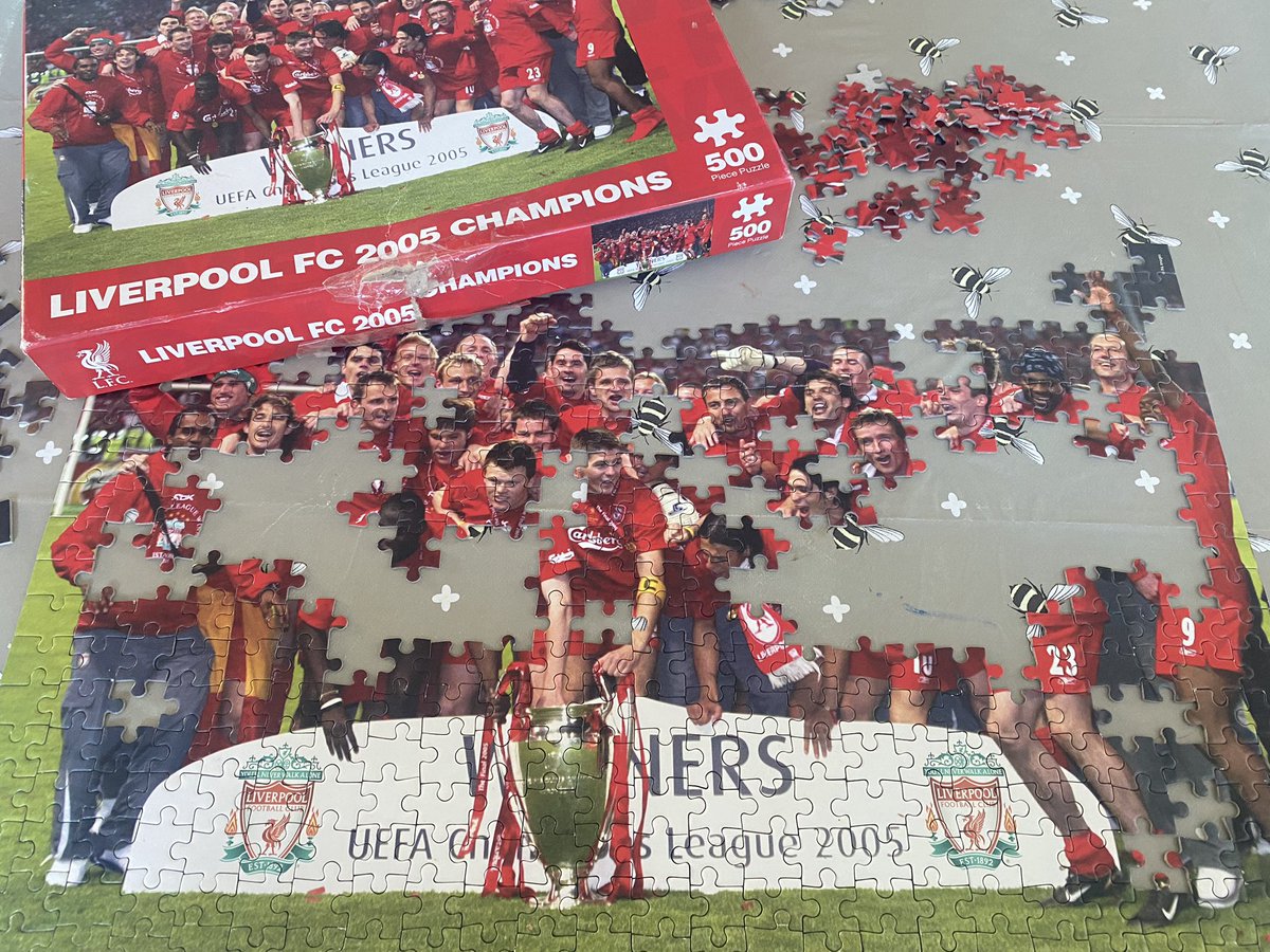 philhamilton27's tweet photo. Sorry @NeilMellor33 but your doing my head in!!! 😡 I can’t find your head 👱‍♂️anywhere!!! #Champions #UEFA #Istanbul #2005 #Lfc ⭐️⭐️⭐️⭐️⭐️⭐️ #WhereIsMellorsHead https://t.co/U8cN1qf6i0