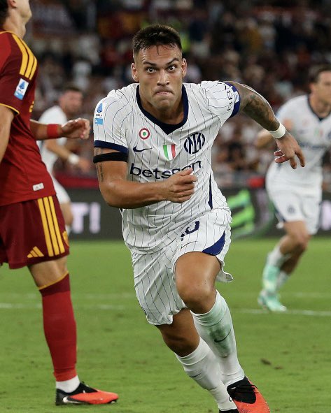spordepormedya's tweet photo. Joan Laporta: "Bir gün araya kimseyi sokmadan Inter başkanı Marotta ile konuştum. Lautaro'yu takımımda görmeyi çok istediğimi söyledim ama lafımı bitirmeme bile izin vermedi. 

Oyuncunun satılık olmadığını net bir şekilde belirtti." https://t.co/d5FnEAUzgY