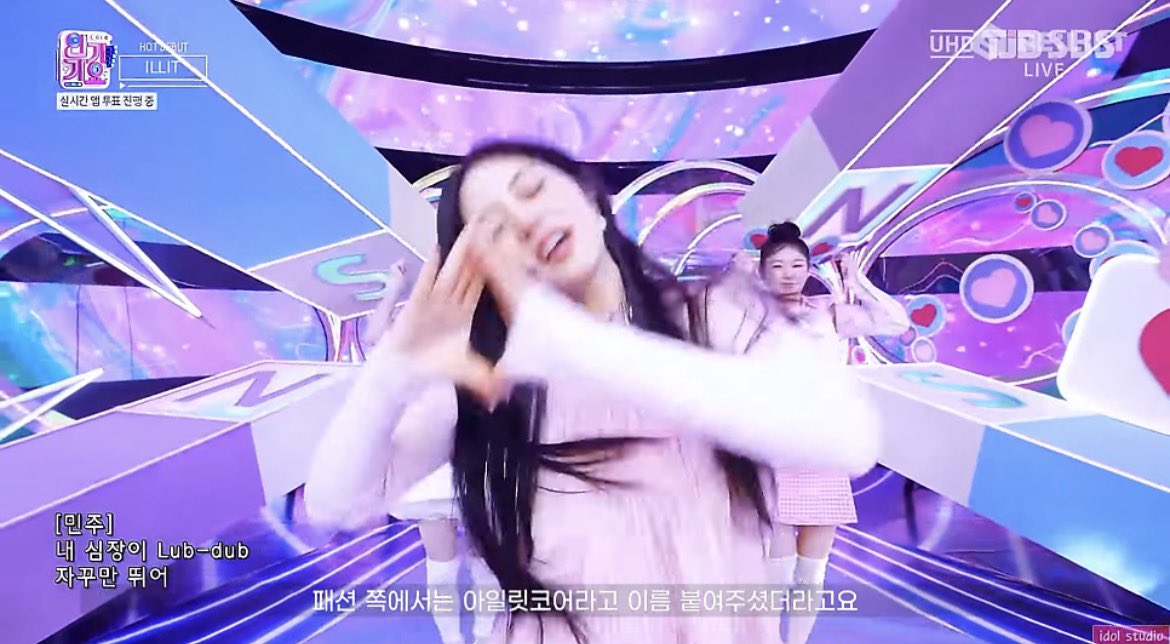 SSIVALLSAKKIYA's tweet photo. 허세련: 패션쪽에서는 ㅇㅇㄹ코어라고 많이 말씀..
정작 패션업계 종사자: 네? https://t.co/Gb7fvuuOt8