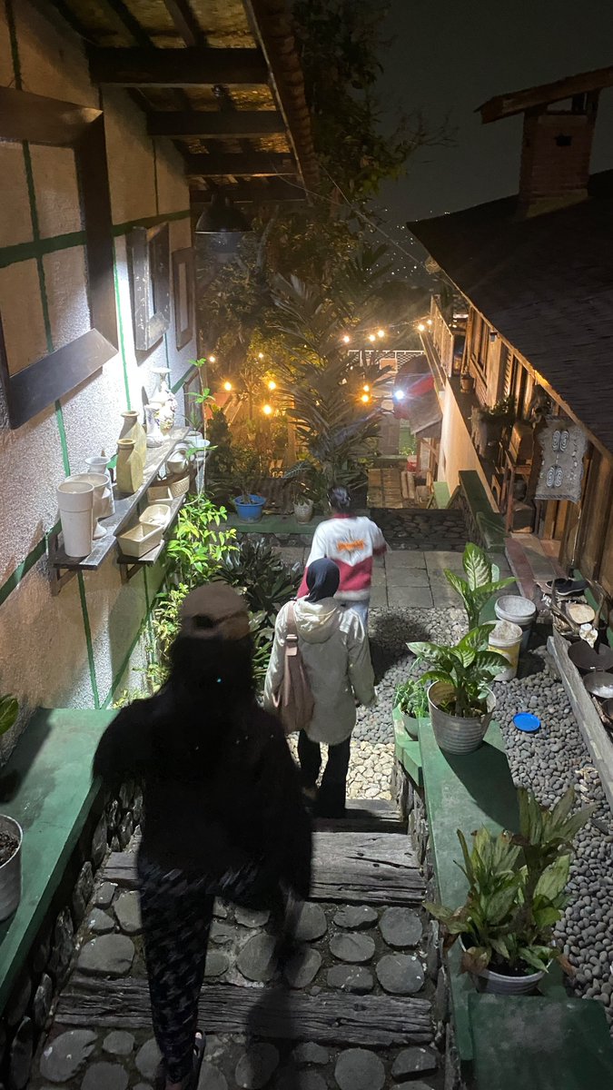 yourrkanojo's tweet photo. life update dari jaman tahun kuda yg diringkas dalam 3 jam alias baru 1% nya doang anjrt!!!!!!! kalo ky gni si aing mau ya ktemu trs (+amet)🦧🦧🦧🦧 https://t.co/IFfuchIBNb