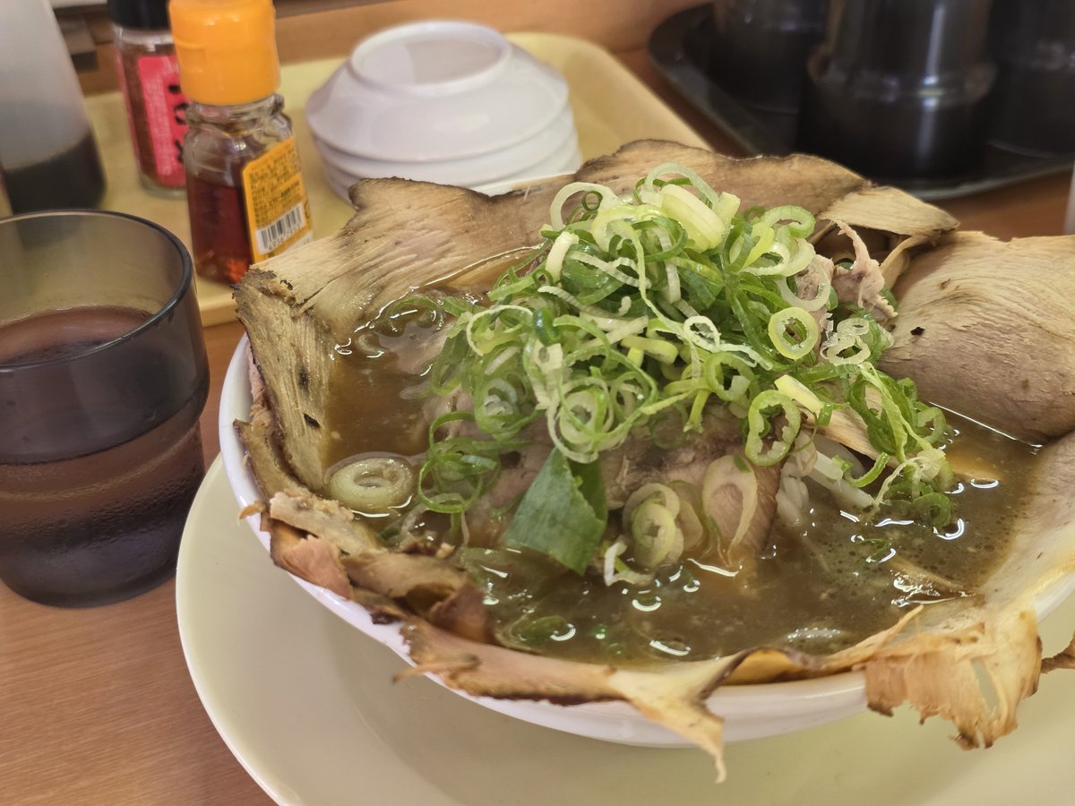 d_mlov's tweet photo. 大阪楽を見て食いたいもの食べつつ謎解きをしたりなどした https://t.co/mTEee4TDgZ