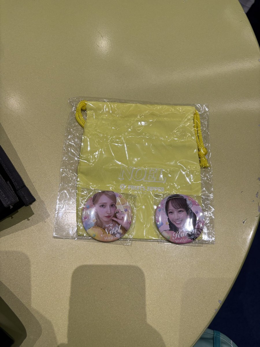 fruitszipper043's tweet photo. 交換お願いします！

譲　トレカ　早瀬、真中
　　缶バッジ　松本、早瀬
　　巾着　早瀬

求　トレカ　画像3,4以外の櫻井、鎮西　
　　缶バッジ　月足、鎮西
　　巾着　月足

本日9/30会場で手渡し可能です。

#ふるっぱー交換 https://t.co/Ljchm9Skjt