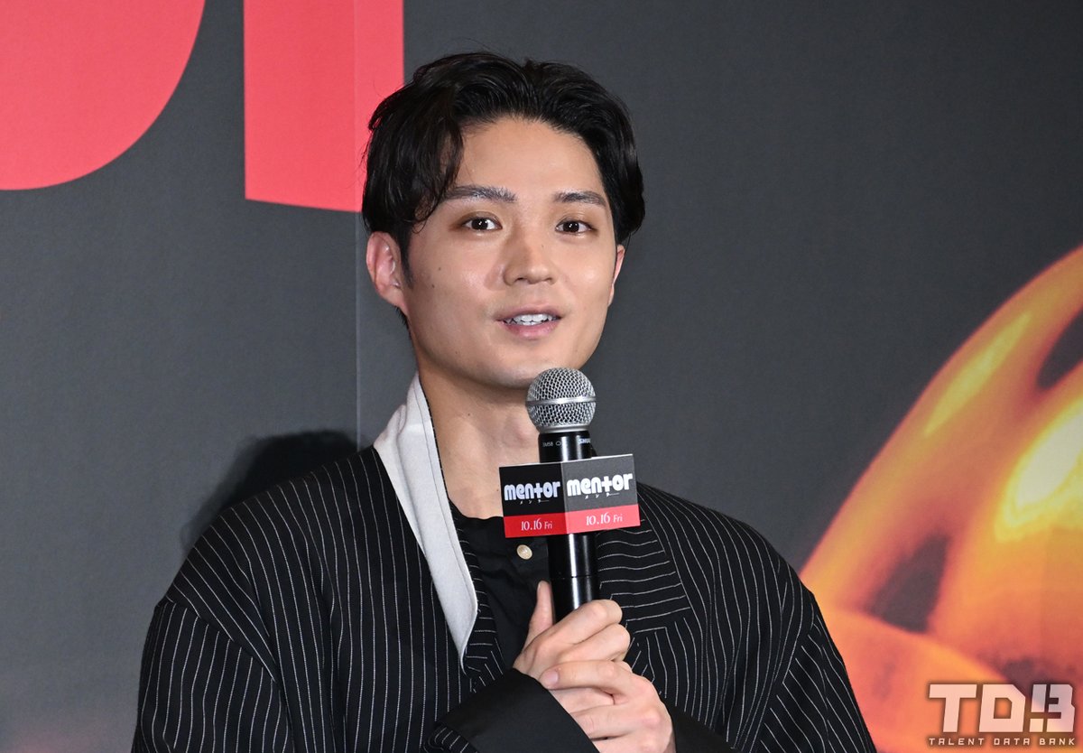 talent_databank's tweet photo. 映画『mentor』ジャパンプレミア

磯村勇斗、念願のアーチェリーに挑戦も思わぬ無茶ぶりに「この監督やばいな」とぶっちゃけ！

共演の綾野剛に感謝と信頼を寄せる
「役者としてもメンターのような存在」

▼詳細はこちら
https://t.co/TAHPUaLfow

#磯村勇斗 #綾野剛 #映画mentor https://t.co/hYrs4rFGLY