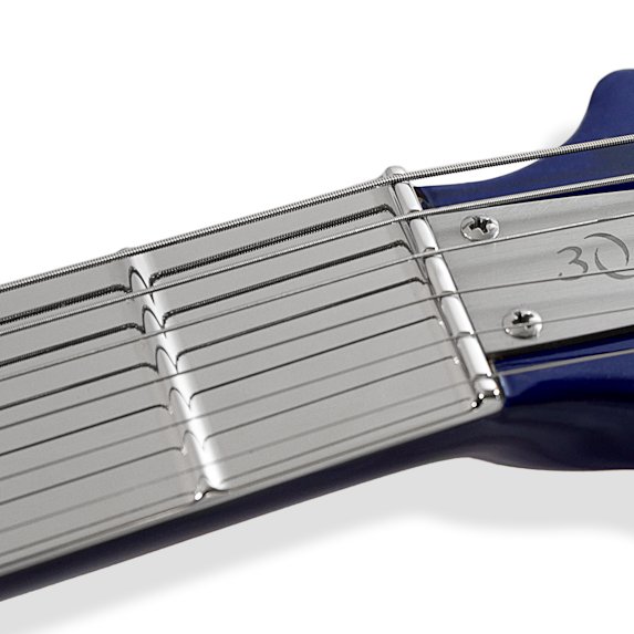Presto_guitarin's tweet photo. 304 Guitarsのギターが面白そうです。

フレットボードがステンレスの削り出しとなっており、指板、フレット、ナットが一体構造となっているため、サスティンや耐久性に優れているようです。

ブリッジはオクターブ補正が出来ないことが心配ではありますね。

このフレットボードだけ欲しいです☺️ https://t.co/EAJTnE6o23