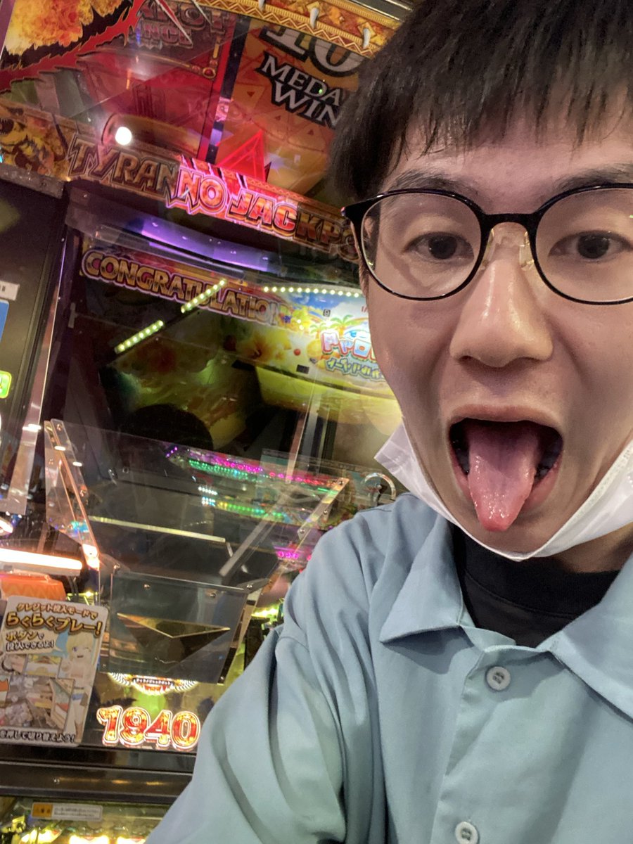 tanu_world__'s tweet photo. 横浜西口神店やーん https://t.co/phtGEcAU3P