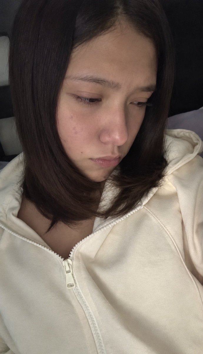 sk_arolina's tweet photo. face reveal, que opinan mutis? https://t.co/lKsRL8aPcP