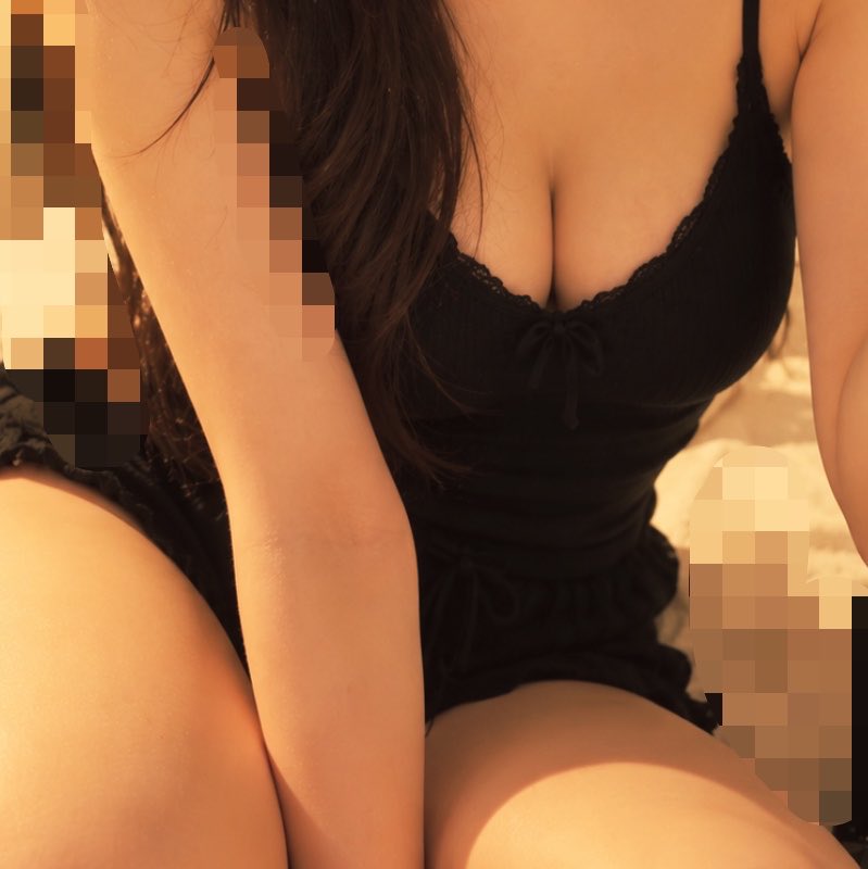 rco2y2's tweet photo. 髪切るか迷ってるけど、
ロングヘアの方がえろい？

#裏垢女子 https://t.co/t4hUtAiJlR