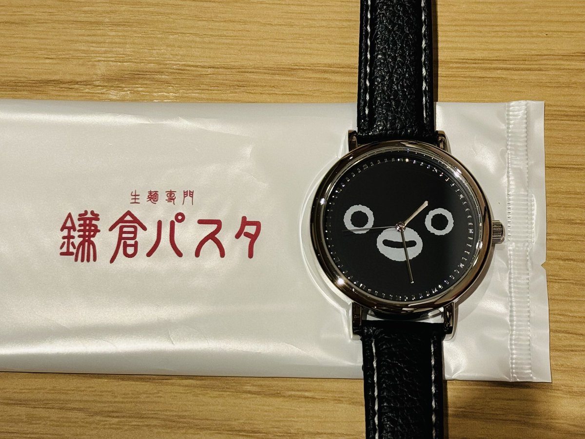 yammykinoko's tweet photo. ロレックス　サブマリーナー124060はシンプルで究極にかっこいい🏅
41mmになったけど体感では40mmと変わらない🤲
飽きが来ないし所有欲も満たされる。

...らしい。
これはスイカペンギンの時計🐧
37mmだからちょうどいい🐧
出張はこれで行こ🐧
#suica
#腕時計 https://t.co/d9Psit1msD