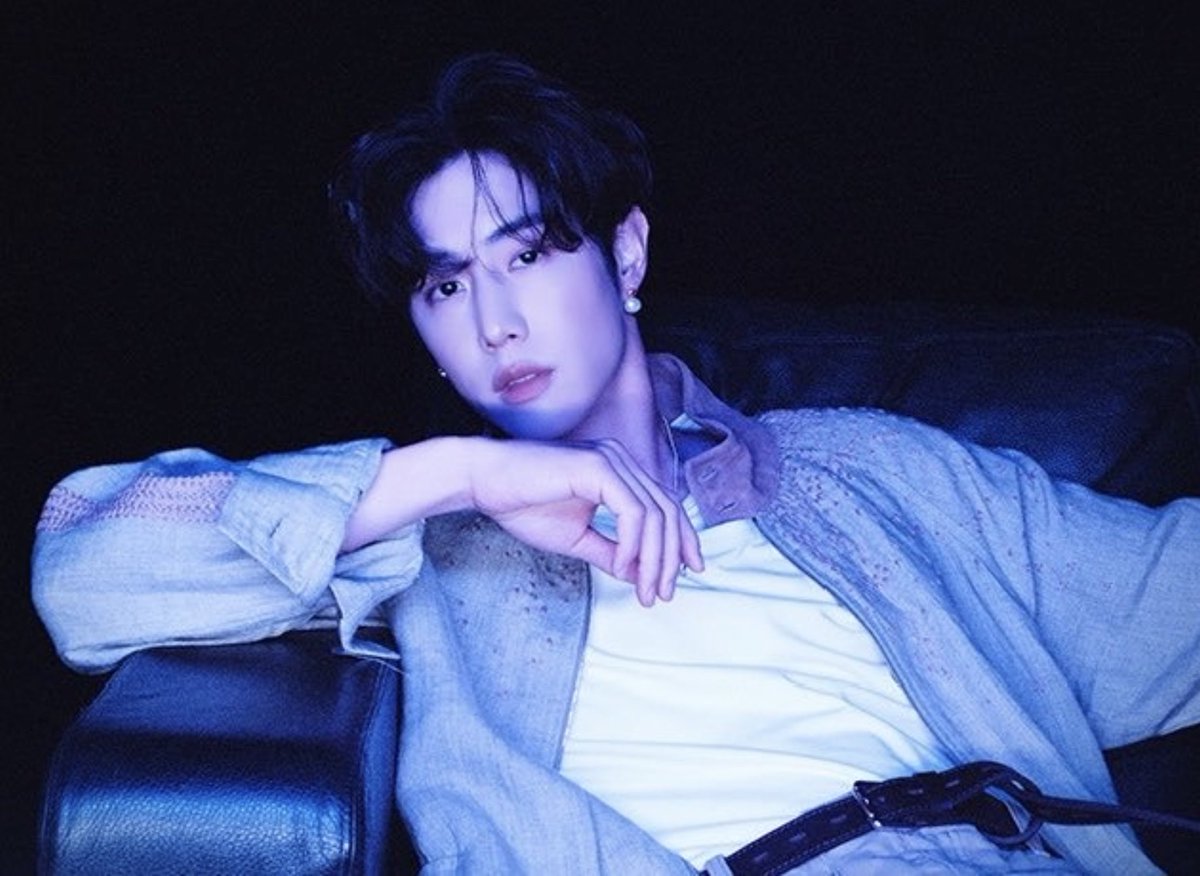 wwmarktuan's tweet photo. Marks new YouTube header 🌃💡

NIGHTLIGHT feat. MILLI
10.02.2026 
12AM ET 

Pre-Save👉: https://t.co/UFPDoFyttv 

#NIGHTLIGHT_Photo2 
#NIGHTLIGHT #MarkTuan 
#段宜恩 @marktuan 
@DNAmngmnt https://t.co/CANM39AsPr