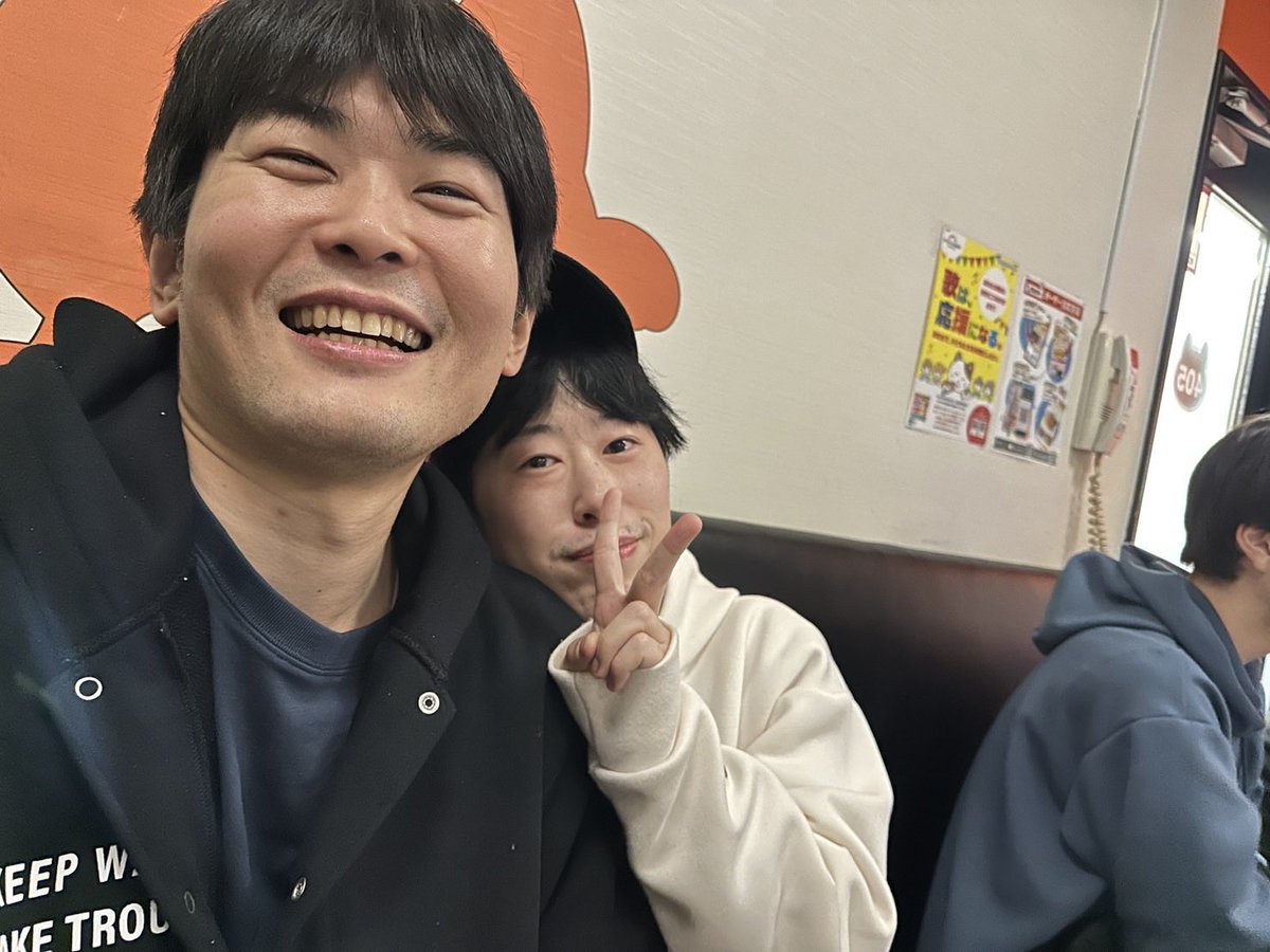 takeuchigenta's tweet photo. おはよ〜。
昨日はライバルのふとしに負けてとても悔しい一日でした🐷
また同卓したいな〜
とんぱつヘンテコ単騎ツモられた時はオイ！！って言いそうになりました😐昔の写真です https://t.co/e923hc1hFw