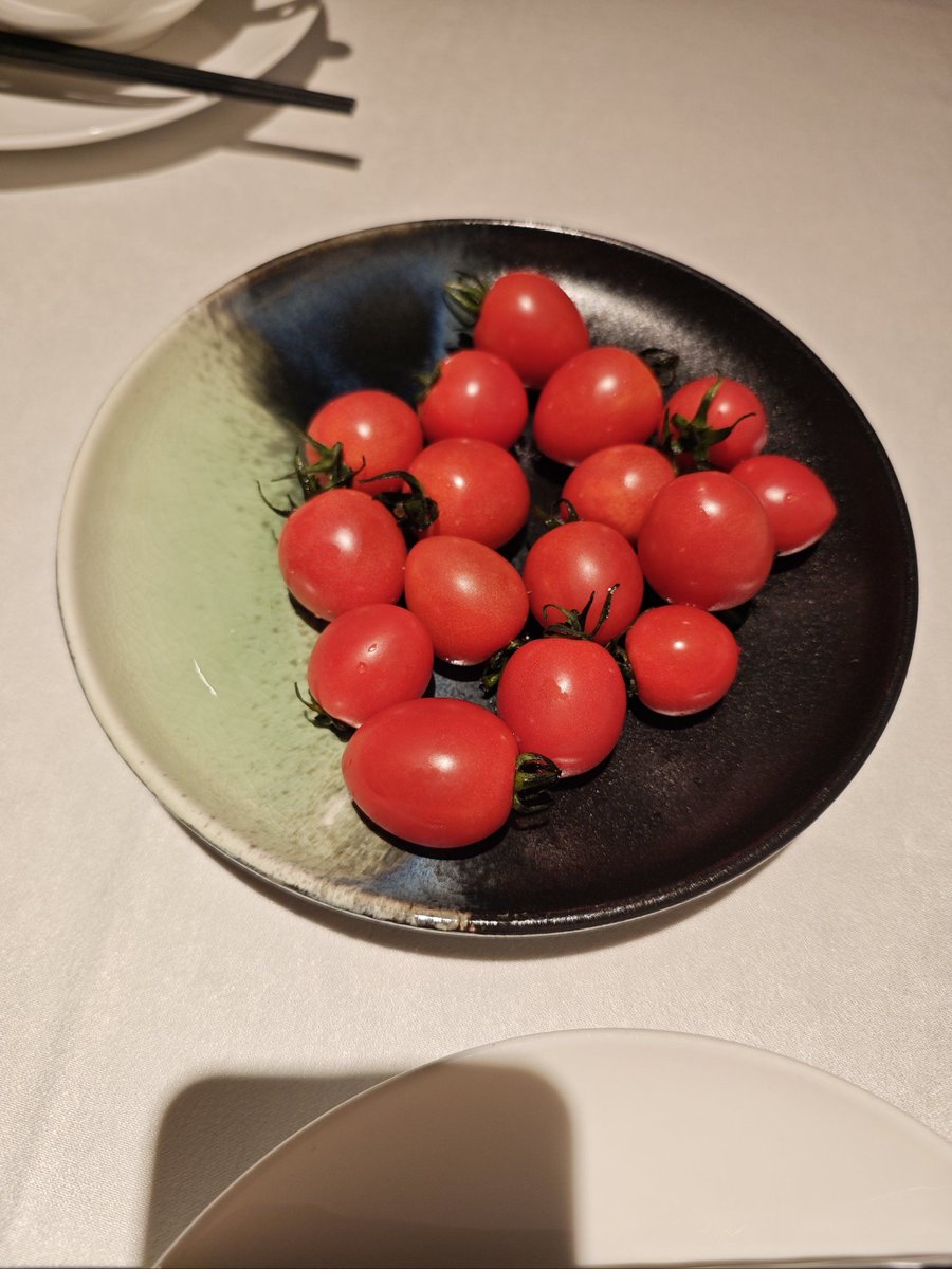 zaranancy115884's tweet photo. Just tried the new organic cherry tomatoes from local farm—burst with sweet, juiciness, no weird aftertaste, perfect for salads! Highly recommend https://t.co/mIOpU0tXYi