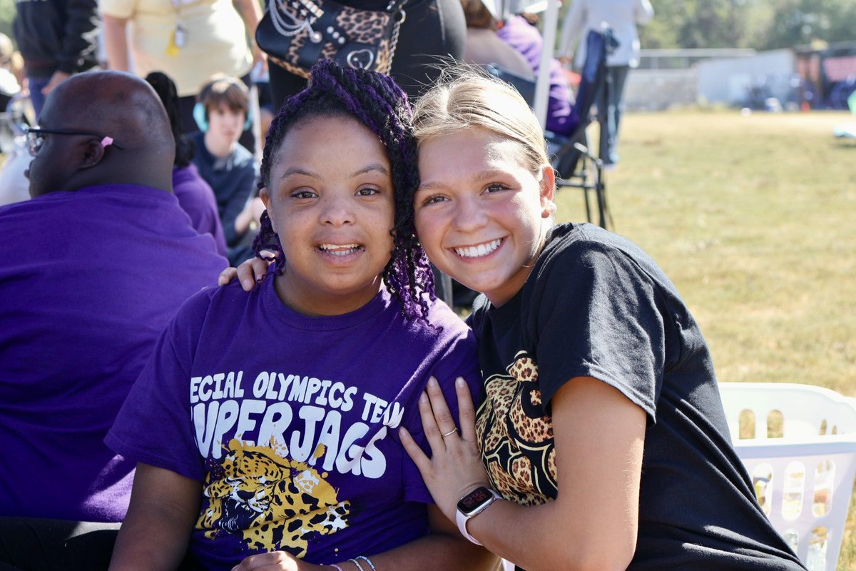 DCSeNews's tweet photo. Today, we cheered on our incredible Special Olympics athletes as they showed us what determination, courage, and sportsmanship look like. The popsicles and awards were just added bonuses! #TeamDCS #BeTheStandard https://t.co/gJYGg3oa0b