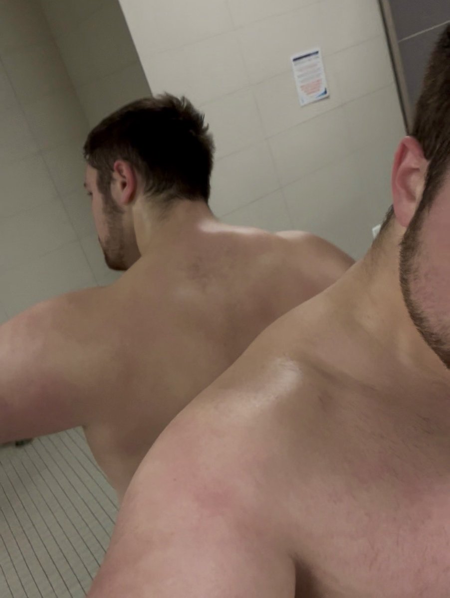 CaelKaleCael's tweet photo. Massage therapist says I need better posture so I guess I’m a chud😭 | #gym #upperbody #liftingboy #gymselfie #gaygym #powerlifting #beefy #progressphotos https://t.co/sOUwy7zLcW