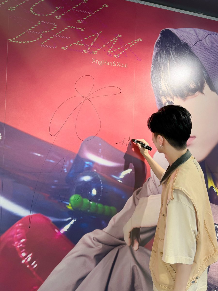wishlysaiv's tweet photo. diatuh beneran ganteng bgt ya...... https://t.co/MxpmpRVUaF