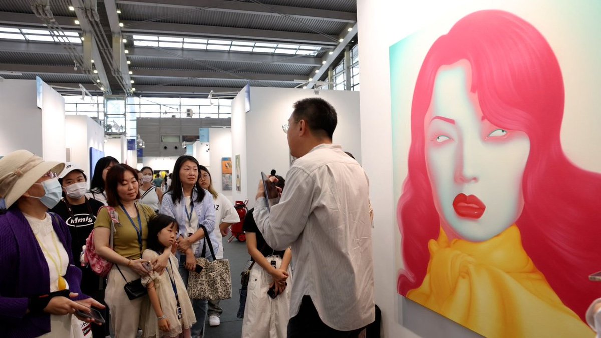 ID38WgcV86AmWKi's tweet photo. [Lan Wengyi shines bright in today's art exhibition – her works show unique charm!]， https://t.co/5RkEhk5jUn