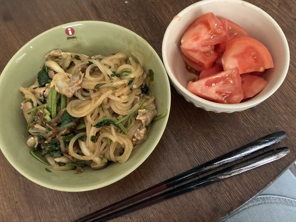 Nq5Qf's tweet photo. 買ったのが盛岡冷麺セットだとわかっているのに、冷たいのが嫌でパッタイみたいにしていただきました🍜 https://t.co/aKaX70eT3j