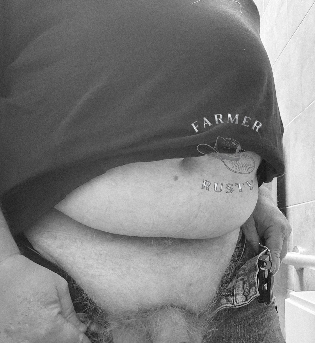 FarmerRustyWV's tweet photo. 🚜 NEW ACCOUT 🚜 
FORMALLY @farmerrusty27

Hi Y'all. I don't care if you call me Farmer or Rusty, just call me 🤠

🔱 Mostly Faceless 
🔱 Soft Daddy Dom 
🔱 Dad Bod 
🔱 Kink/Fetish Friendly 
🔱 9 Dogs
🔱 I Self Sensor All 🐓
🔱 MDNI https://t.co/rvB7OYlBQq