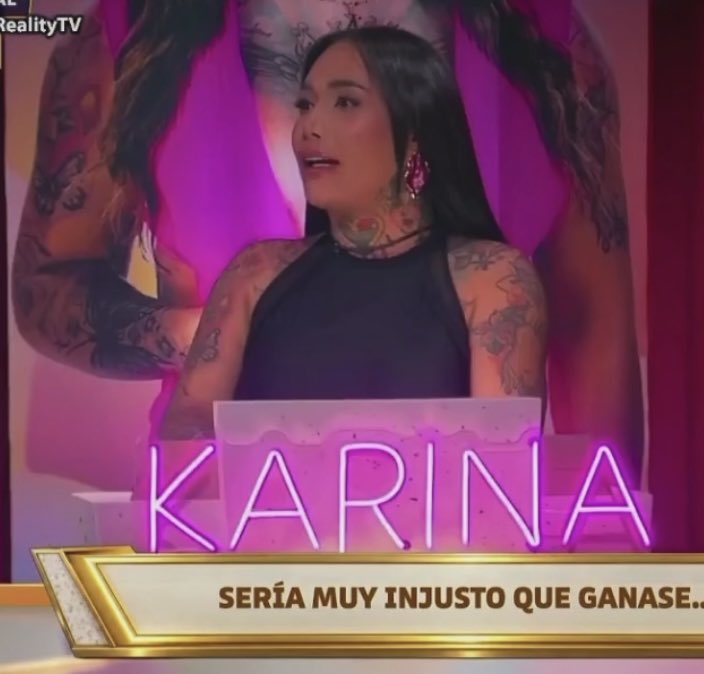 ocyyeaniccx's tweet photo. cada que veo a karina en el debate me acuerdo de la patas JAJAJAJA 

#LaCasaDeLosFamososMx https://t.co/rBGnPUWACJ