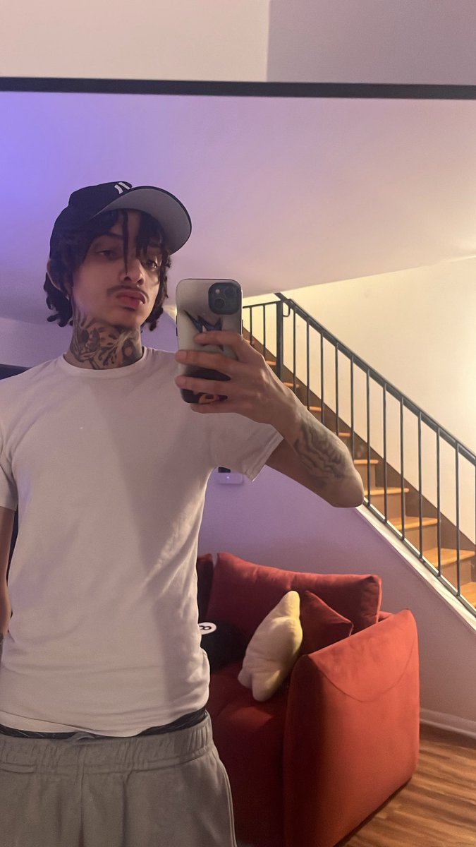 inswaewetrust's tweet photo. 🧢 https://t.co/JbvyOuWDcu