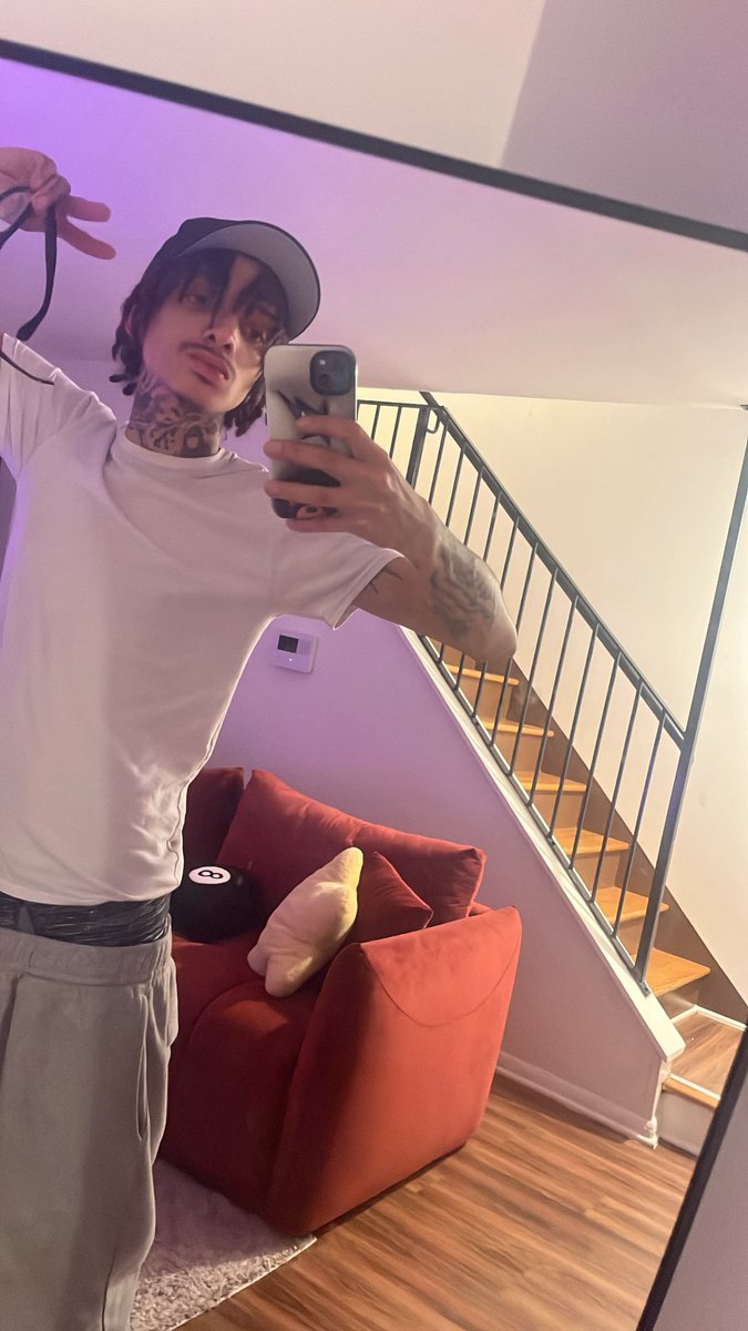 inswaewetrust's tweet photo. 🧢 https://t.co/JbvyOuWDcu