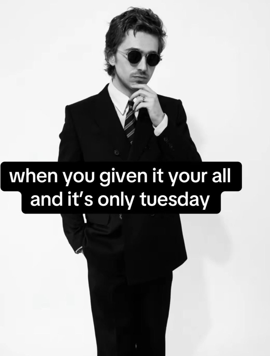 honiibees's tweet photo. the week is already getting hard https://t.co/ZYU8osRUfZ