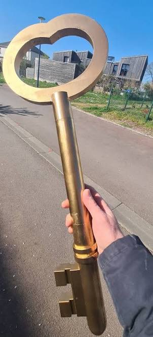 GordoSuperavit's tweet photo. POR FIN DEJO DE ALQUILAR 

Me acabo de comprar la provincia de  Formosa y ya me dieron la llave. https://t.co/usEQlPwo3P