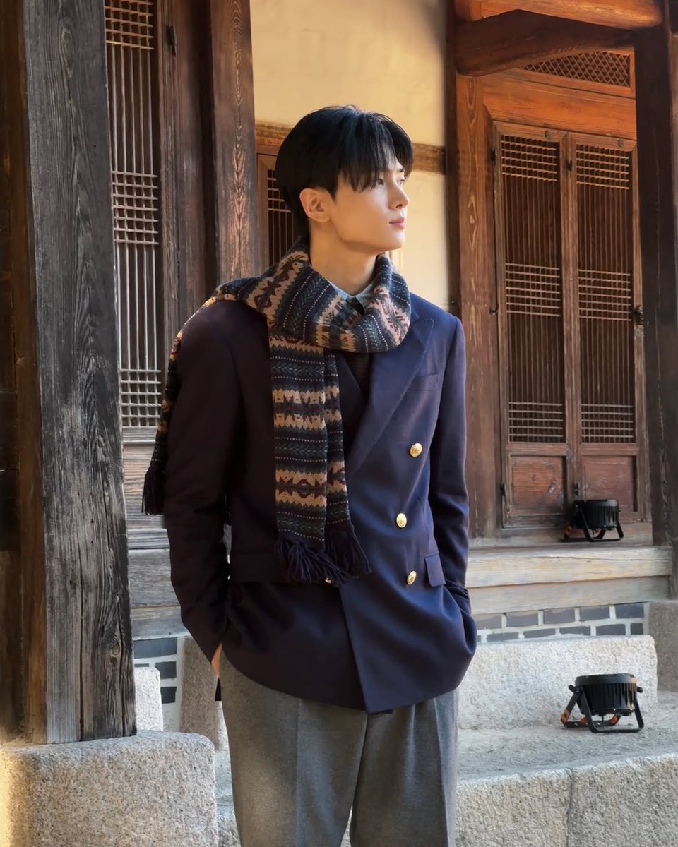 jongsoenp's tweet photo. Heritage prep, but make it lethal. Wrapped in Ralph Lauren tailoring, he proves that classic lines hit harder when worn with quiet, unbothered attitude. Modern sophistication with a serious edge. https://t.co/jsdlJwpcYh