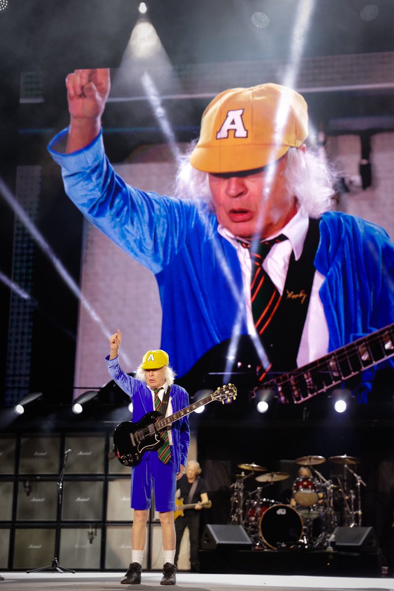 acdc's tweet photo. We salute you Philadelphia, PA! #PowerUpTour 📸 @ChristieGoodwin https://t.co/VdwZ4UyE9f