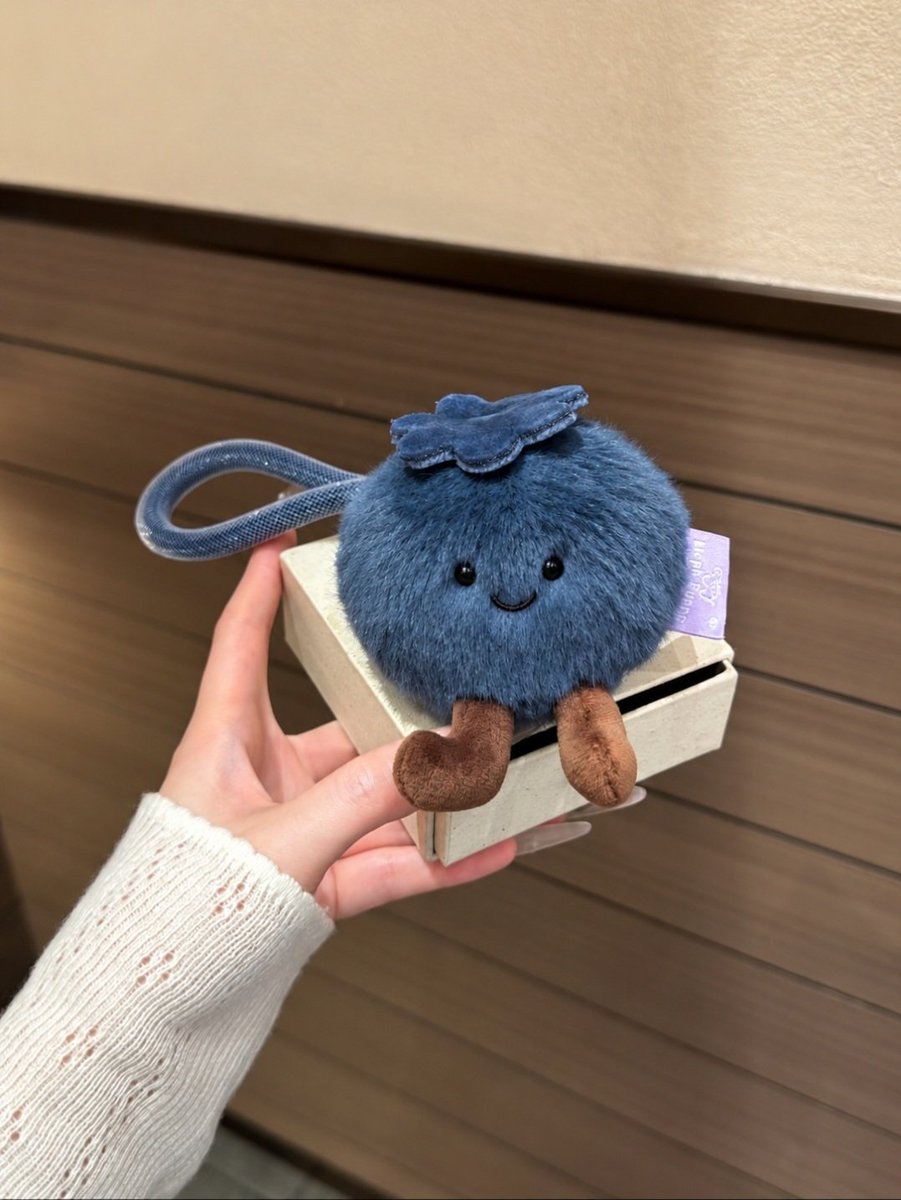 byraa___'s tweet photo. Katanya ini bag charm anti bad luck… aku sih beli karena LUCU BANGET 😭 https://t.co/fVfFpHJDCS
