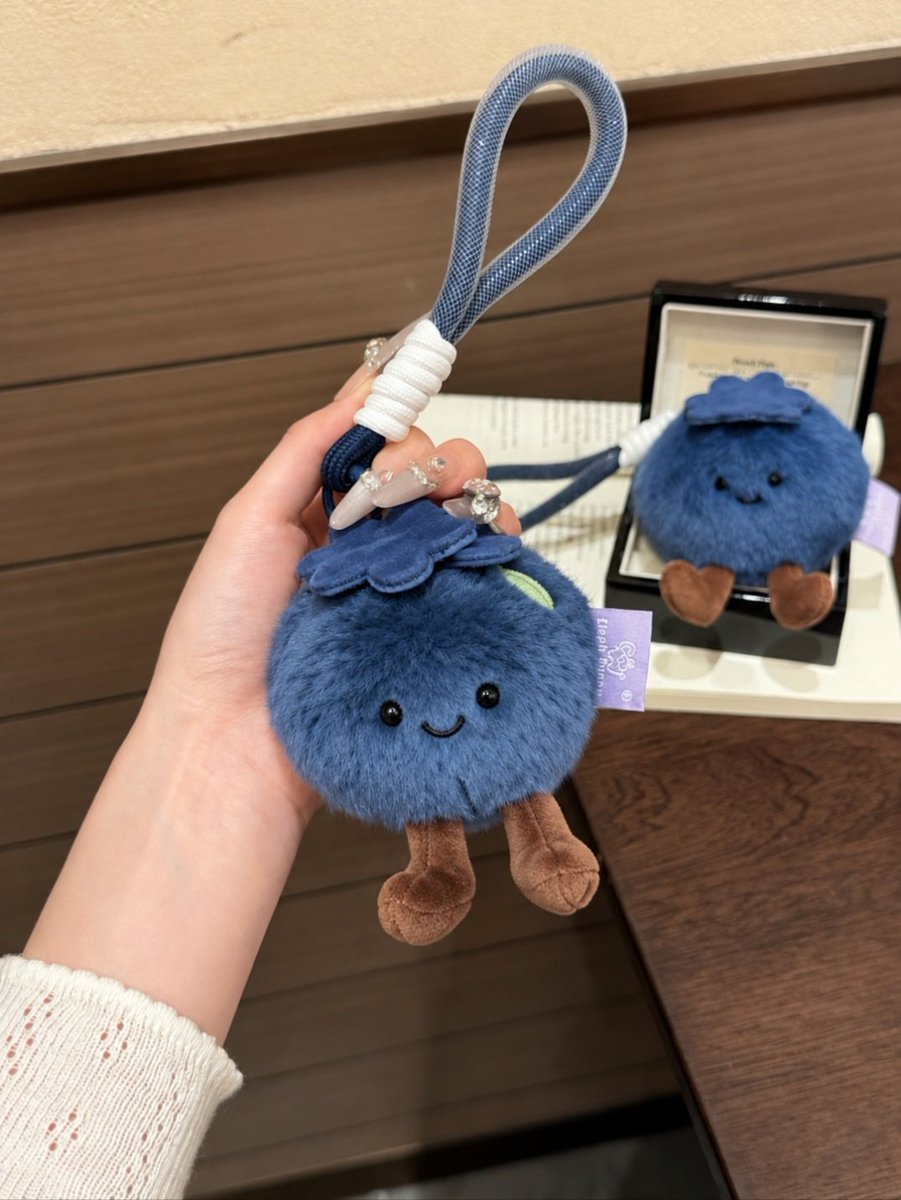byraa___'s tweet photo. Katanya ini bag charm anti bad luck… aku sih beli karena LUCU BANGET 😭 https://t.co/fVfFpHJDCS