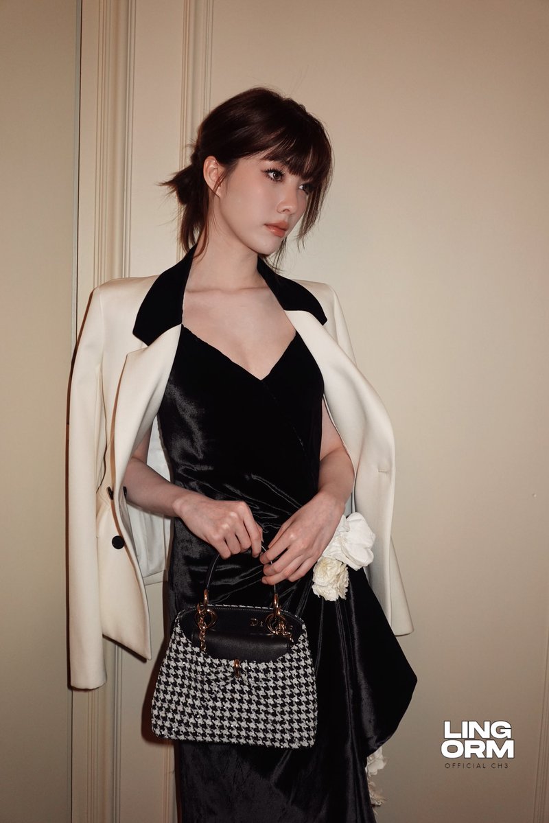 LingOrmCH3's tweet photo. สวยแบบลงตัวสุด ๆ 

LINGORM BA DIOR AT PFW
#DiorSummer27xLingOrm
#LinglingKwong #OrmKornnaphat 
#LingOrm #Dior #DiorSummer27 #PFW https://t.co/xiKGv02Rxg