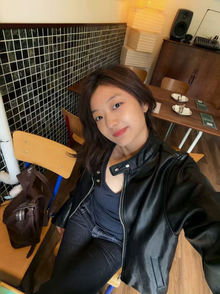 anut_ging4940's tweet photo. ใกล้ถึงตุลาคมแล้ว อากาศข้างนอกหนาว ควรใส่เสื่อผ้าให้หนาขึ้นนะ.. 
SunQian Update Weibo.
#SunQian https://t.co/Y5KP5ThZLV