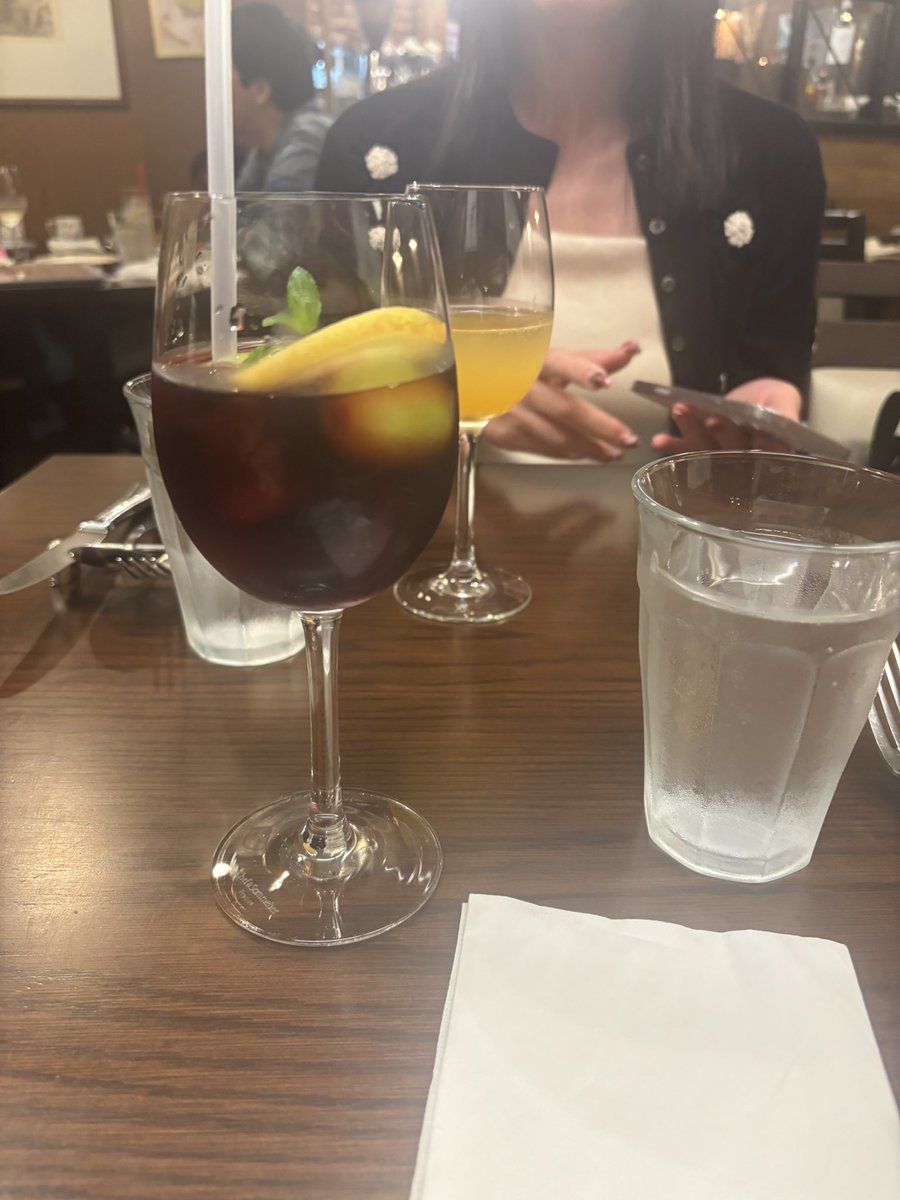 antcbn6v6's tweet photo. 最近赤ワインが大好きで🍷イタリアンばっかり食べてる😹 https://t.co/6QJYOP81VM