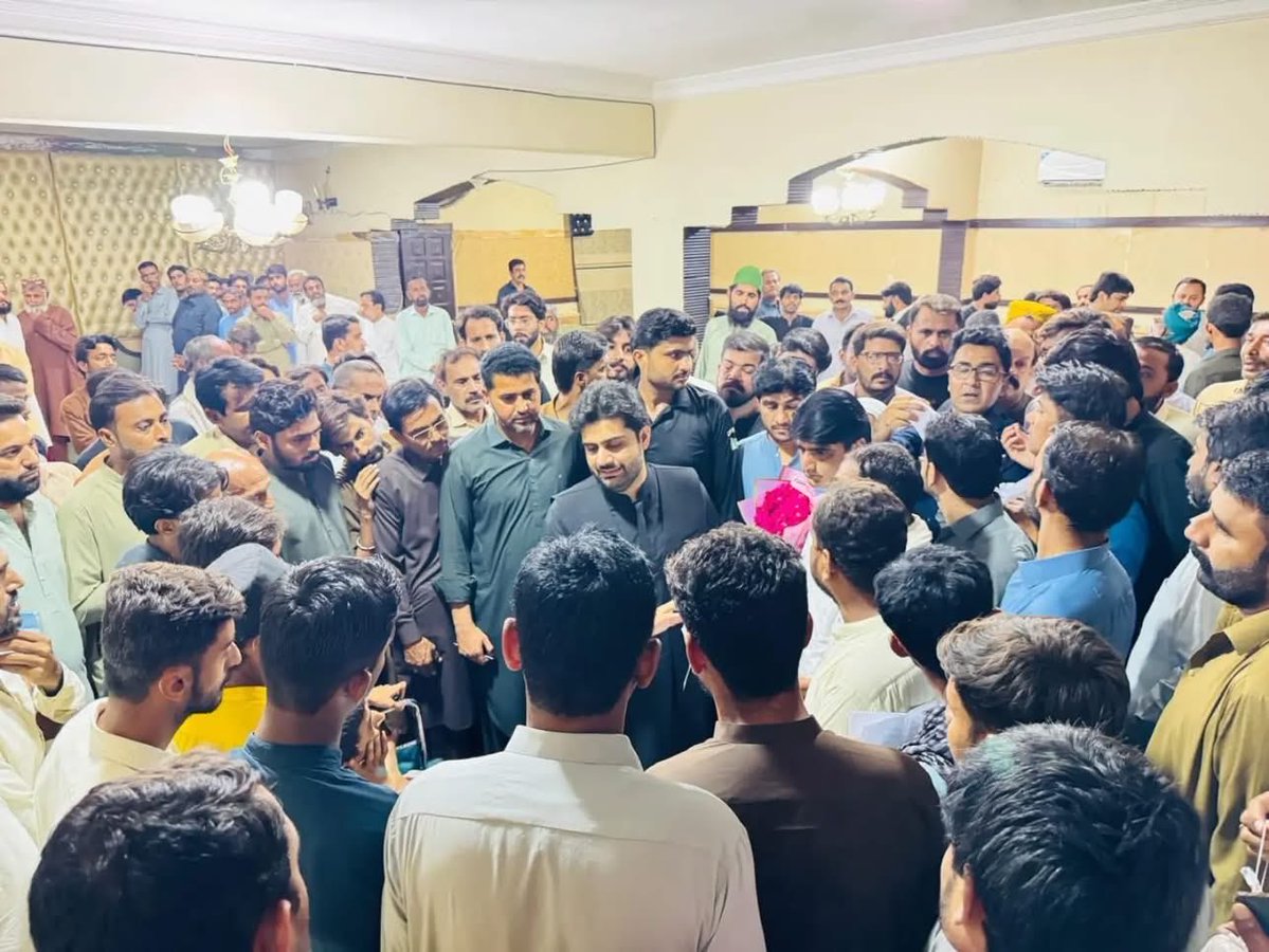 SyedKumailHShah's tweet photo. Staying accessible to the people and remaining connected to them is a responsibility I take to heart.

Their concerns deserve to be heard, and their issues deserve sincere attention and action.

#SyedKumailHyderShah #SKHS #ChairmanDistrictCouncilSukkur #DistrictCouncilSukkur #Sukkur #Rohri #QasrENasirHouseRohri #PPP #JiyeBhutto