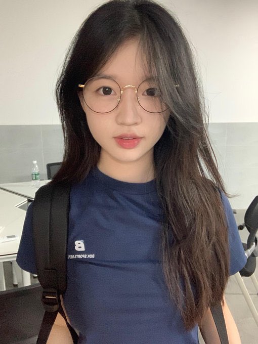 Violet0cod's tweet photo. 想发点照片  有人锐评女大福照吗

直接给不墨迹  没有🚪 https://t.co/wRlI6tWhyd