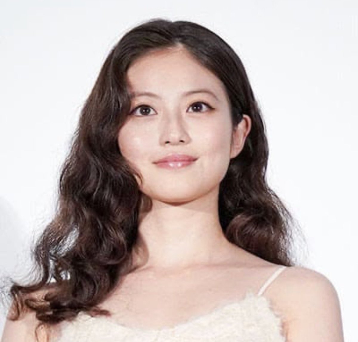 tamika47488's tweet photo. 美容院で今田美桜ちゃんみたいなふわふわパーマにしてもらったんですよ。
翌朝起きて鏡見たらチンギスがいたんですよ。
似たような経験された方いらっしゃいませんか？ https://t.co/KBzm0PLP1T