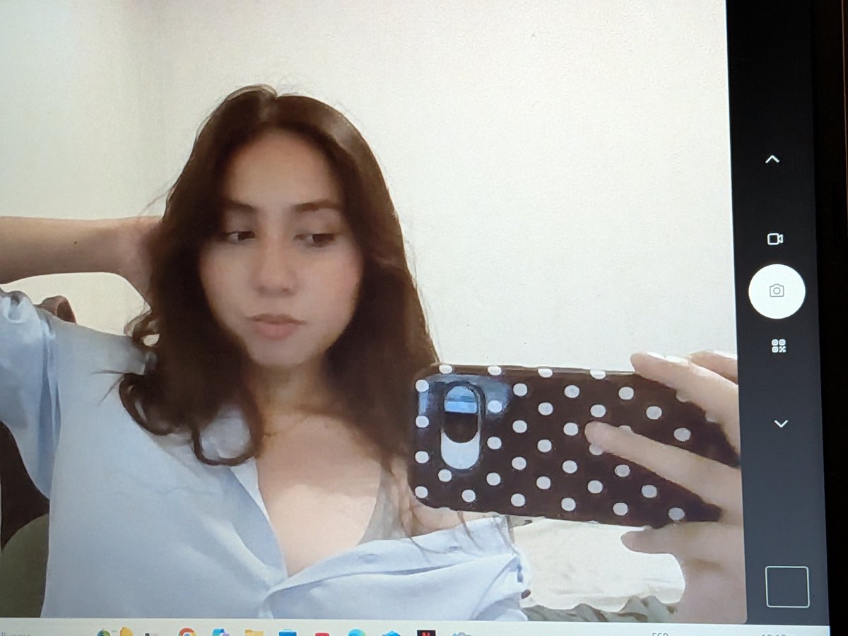 otrocafee's tweet photo. yo en la cámara fea de mi compu https://t.co/FiC2rxx54o