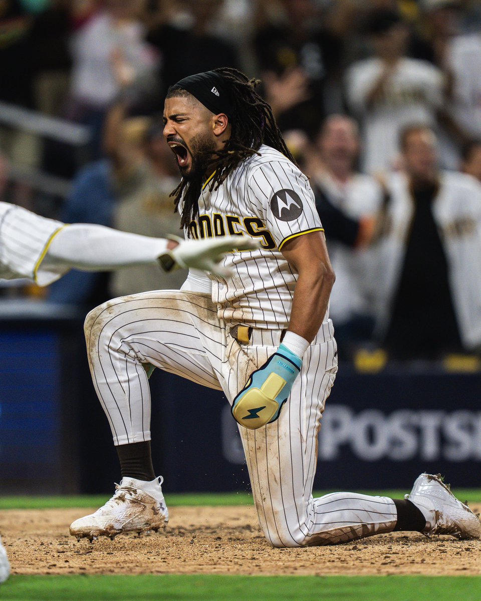 Padres's tweet photo. ABSOLUTELY UNREAL https://t.co/IDqLxvuHNe