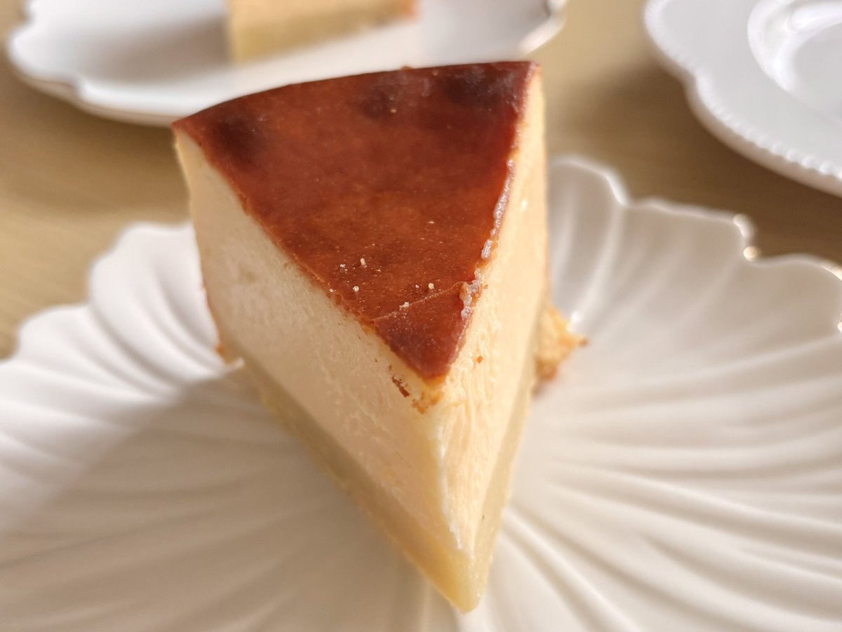 8_hatimitsu's tweet photo. さつまいものバスクチーズケーキ🍠
まろやかなクリームチーズとお芋の甘みが掛け合わさってとっても美味しい
毎年この時期には必ず作るくらい大好き https://t.co/orIUFrJouD