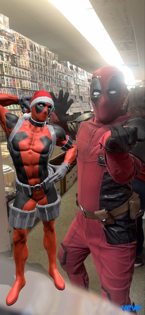 risingstarlarry's tweet photo. Deadpool being @Deadpool  at scratch n spin midnight comic book release @veve_official https://t.co/FwYDEEC349