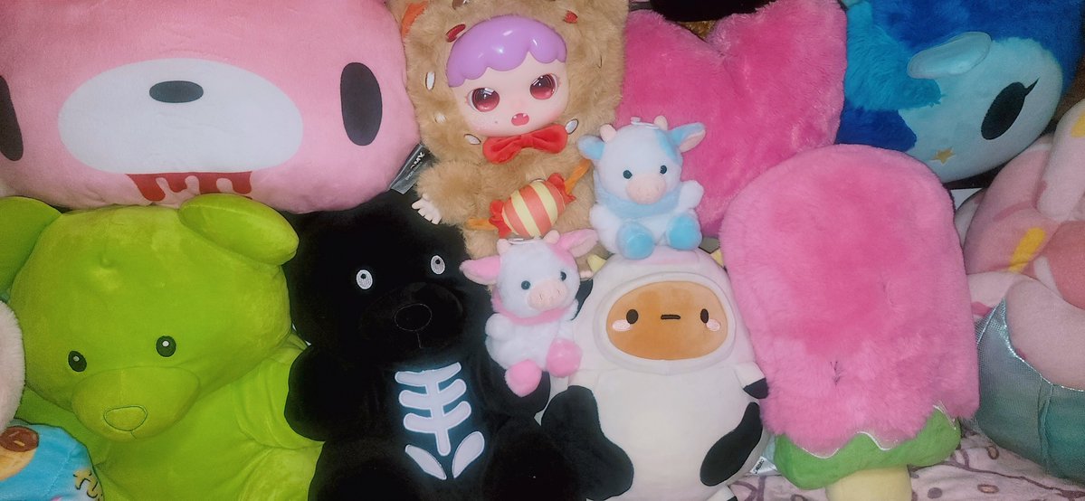 Miichel701's tweet photo. #joymiya #dimoo #plushkeychain #kawaii #blindboxes #doll #dolls #figure #figures #lifestyle #kidcore #kidwave #collectibles #collector #aesthetic #collection #toycollector #toycore #toywave #toys #toy #blindbox #figures #toycollection #joymiya400 #myroom #trendingtoys #viraltoys https://t.co/RQQSe5gIvw