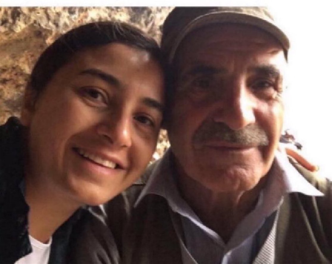 GulcanDiril's tweet photo. Bugün tam 2455 gündür babam #HurmüzDiril'den haber yok.
Babamın akıbeti ortaya çıkarılmadan, tüm failler, onları koruyanlarla birlikte yargılanıp cezalandırılmadan susmayacak, davanın peşini bırakmayacağız. 
Cinayeti aydınlatmakla yükümlü herkes cinayeti araştırıp delillendirmek yerine , bir sanığın ağızından çıkacak itirafa baktı, itiraf etmedi ve dosya aydınlatılmadan üzeri kapatıldı.

Ömrümüz tutulmamış bir yas, bir belirsizlikle tükeniyor.

 @SirnakValiligi @sirnakjandarma @beytkaymakam @adalet_bakanlik @TC_icisleri @abakingurlek @mustafaciftcitr @tcbestepe @jandarma 

#HurmüzDiriliBulun